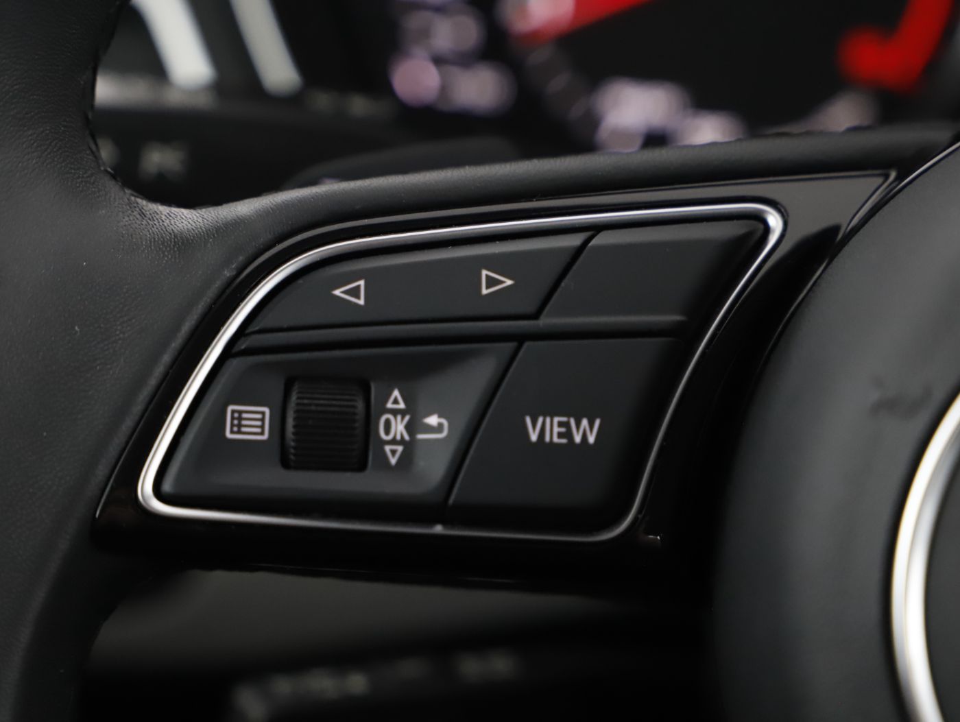 Audi A4 Avant 35 2.0 TDI | Bild 15 von 26