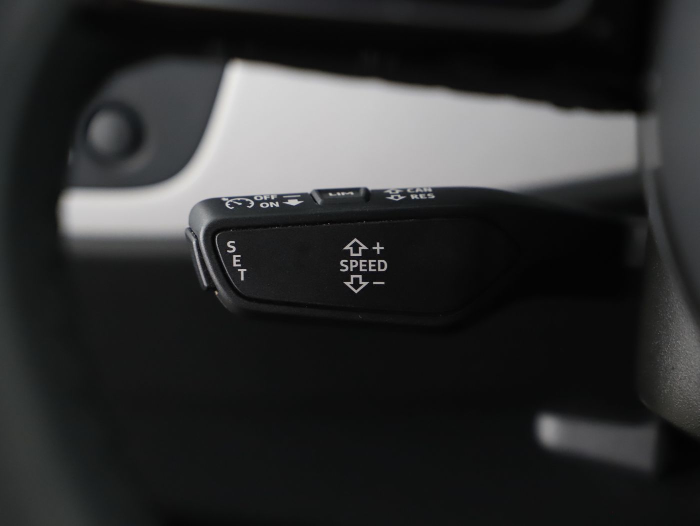 Audi A4 Avant 35 2.0 TDI | Bild 12 von 26