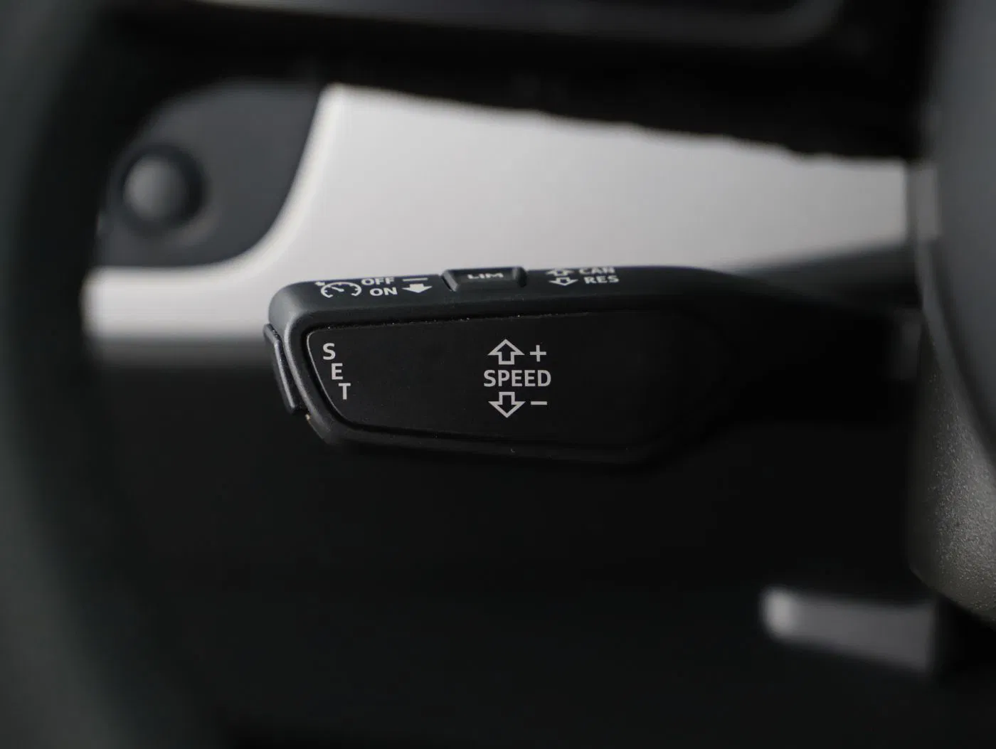 Audi A4 Avant 35 2.0 TDI | Bild 12 von 26