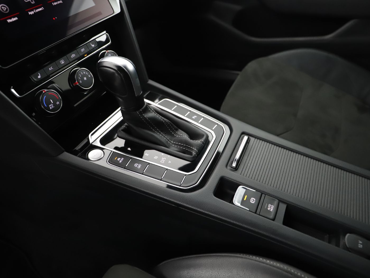 VW Arteon 2.0 TDI 4Mo R-Line | Bild 21 von 27