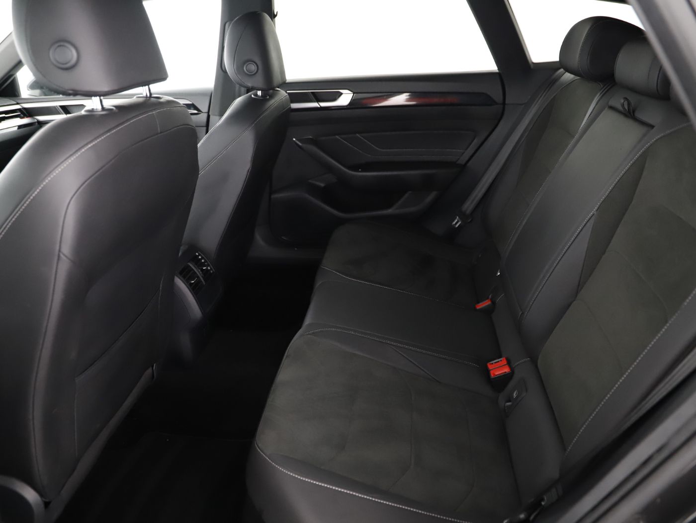 VW Arteon 2.0 TDI 4Mo R-Line | Bild 22 von 27