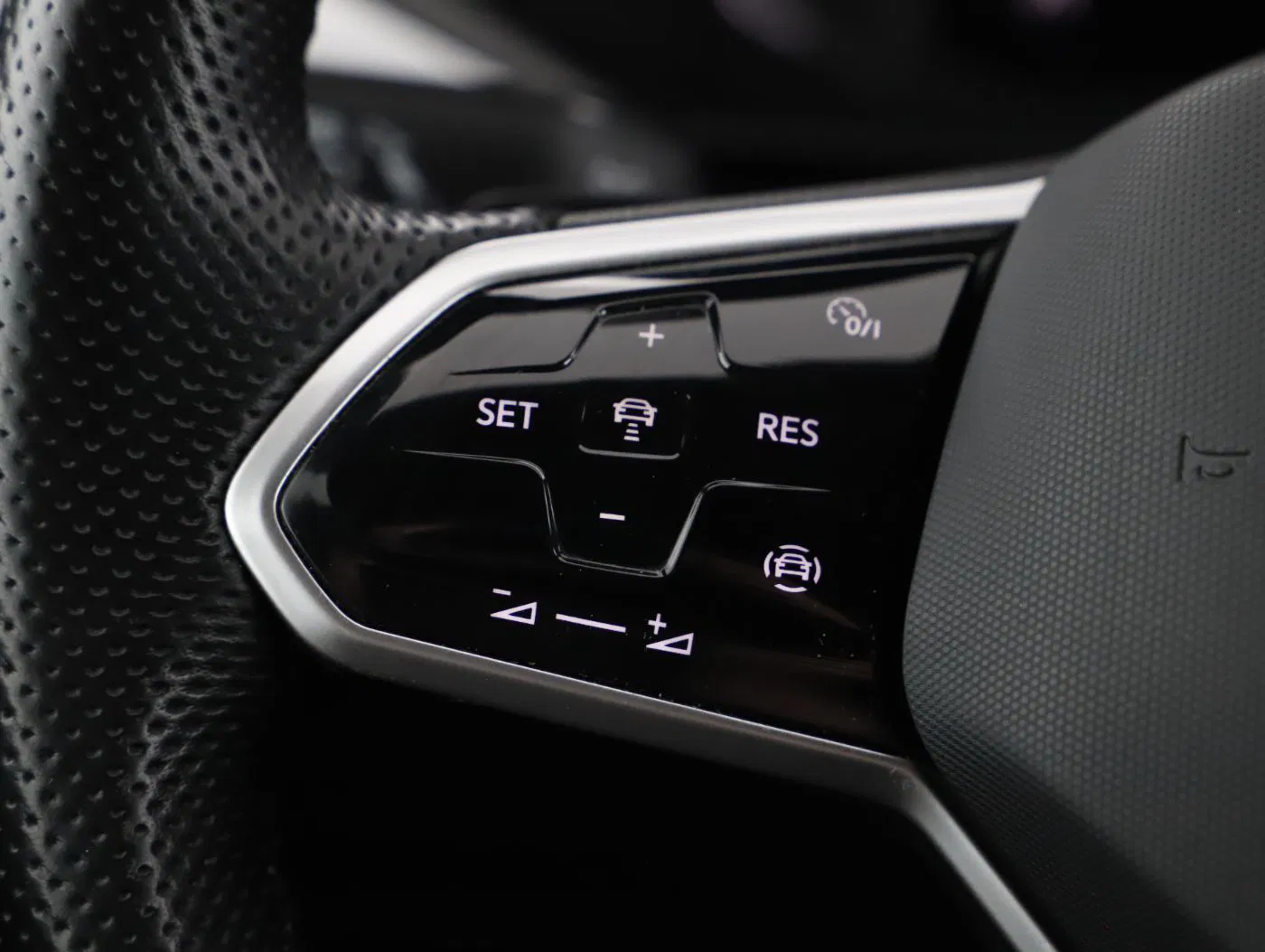 VW Arteon 2.0 TDI 4Mo R-Line | Bild 15 von 27