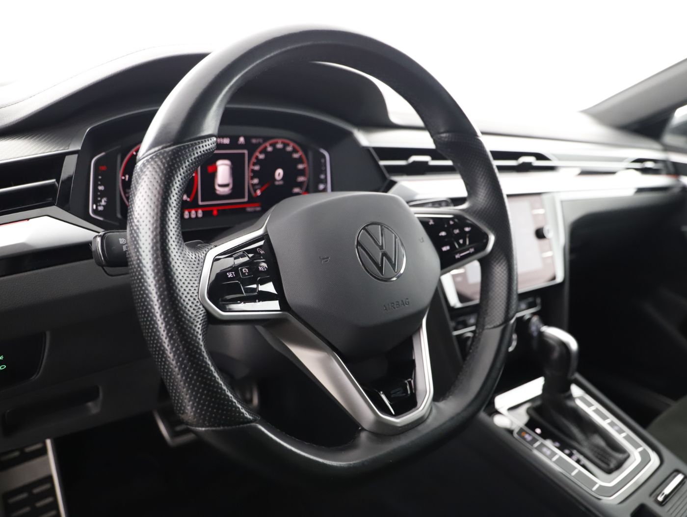 VW Arteon 2.0 TDI DSG 4M R-Line | Bild 14 von 29