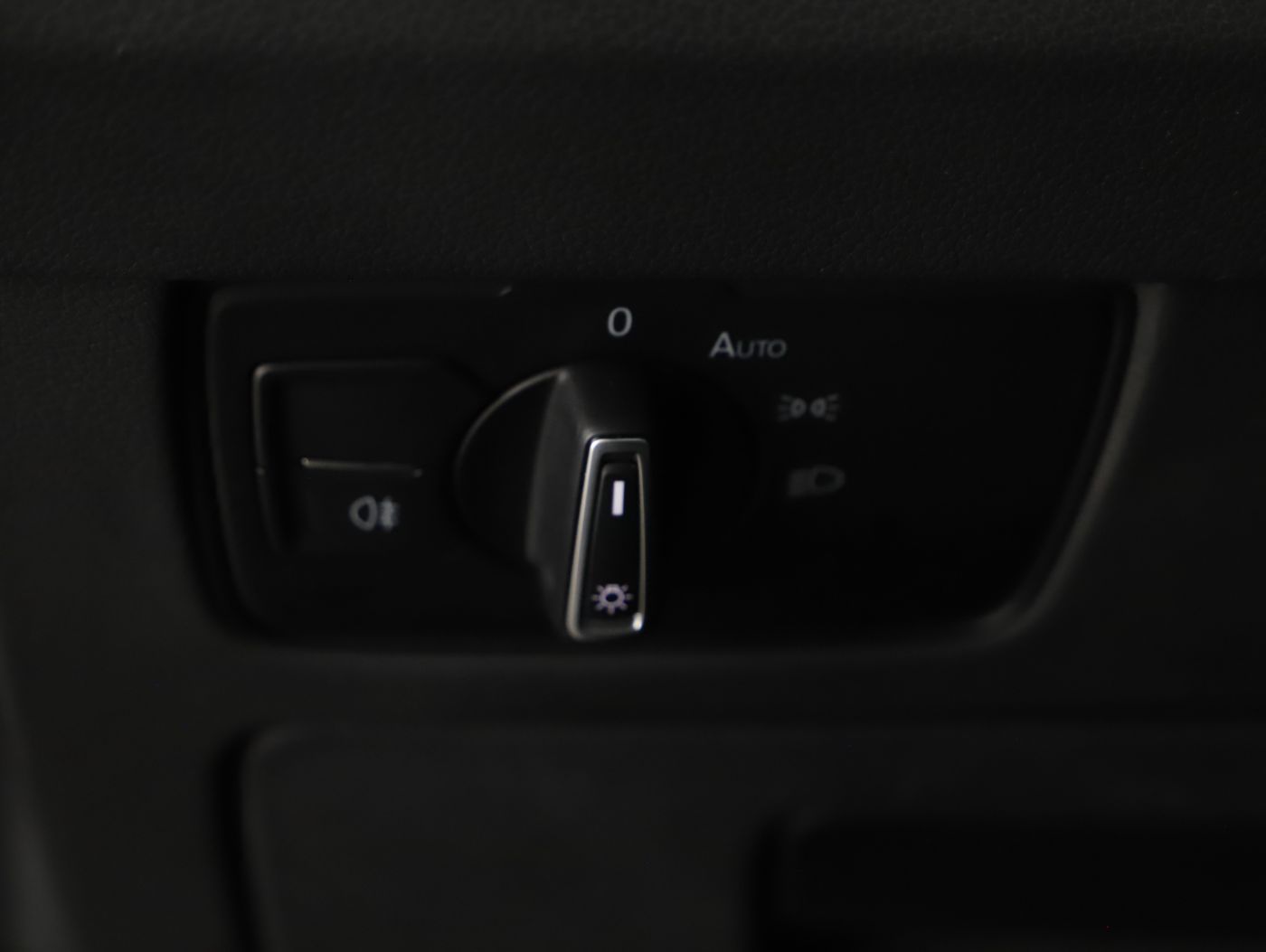 VW Arteon 2.0 TDI DSG 4M R-Line | Bild 10 von 29