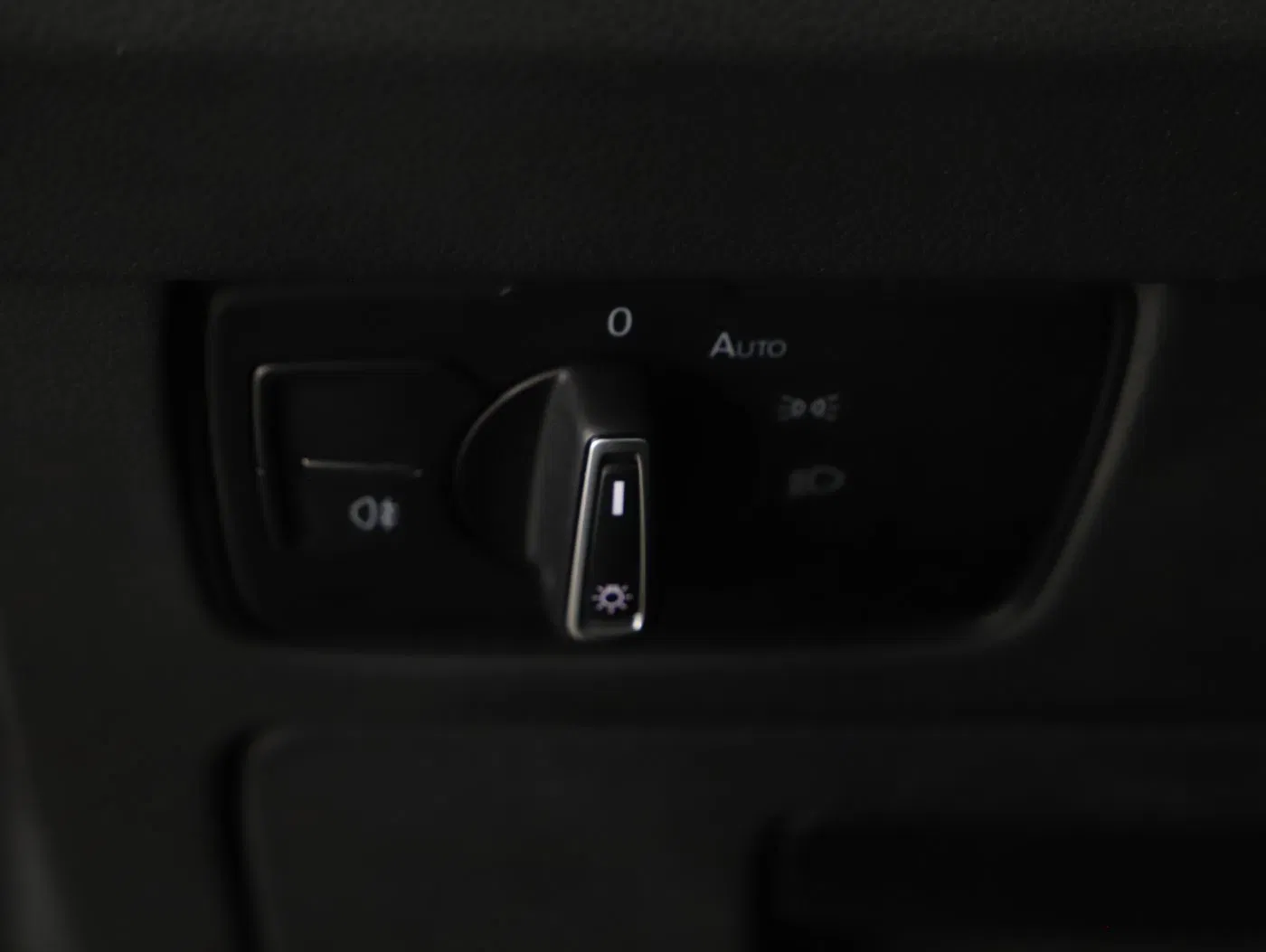 VW Arteon 2.0 TDI DSG 4M R-Line | Bild 10 von 29