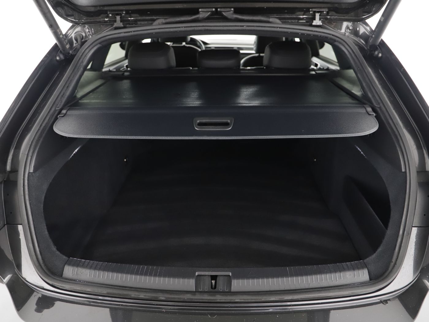VW Arteon 2.0 TDI DSG 4M R-Line | Bild 23 von 29