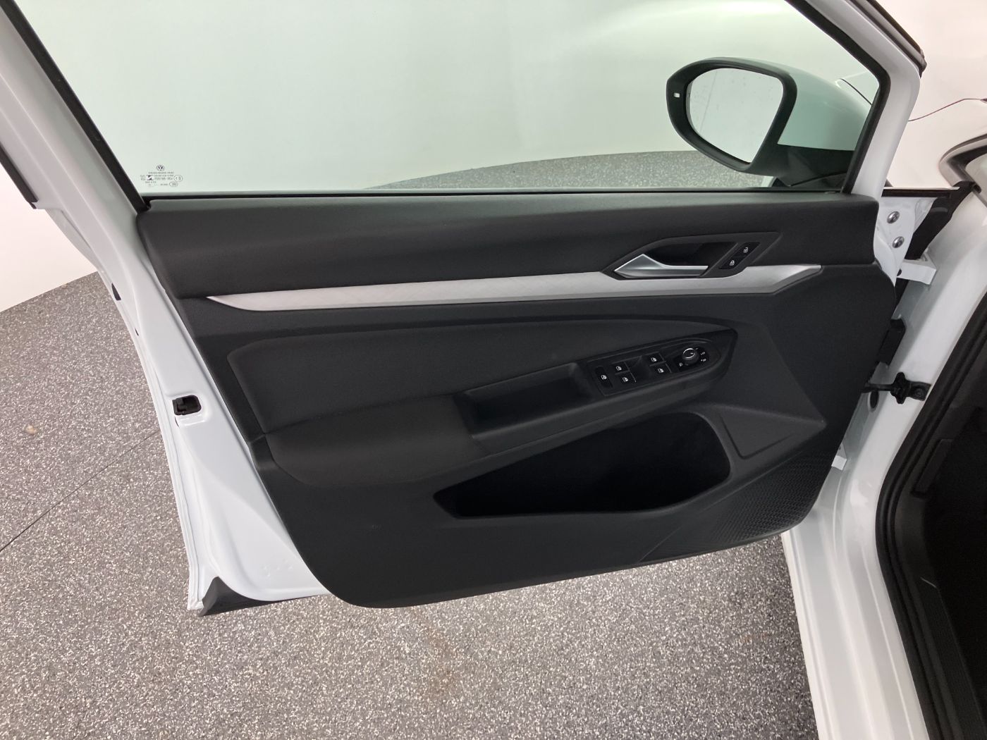 VW Golf VIII Variant 2.0 TDI Life | Bild 8 von 24