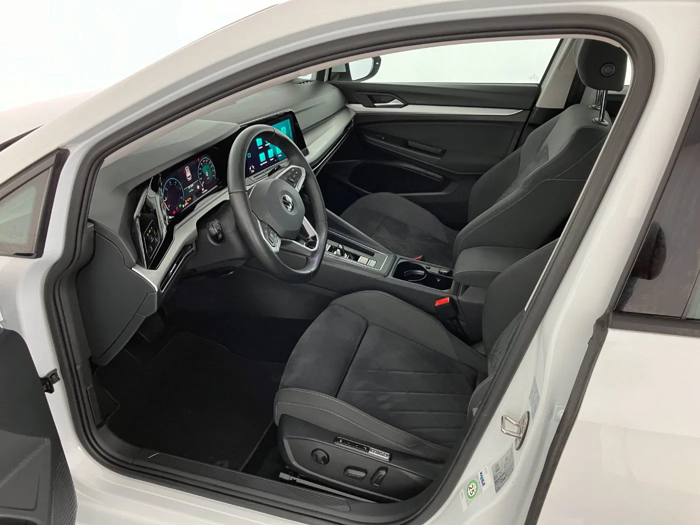 VW Golf VIII Variant 2.0 TDI Life | Bild 9 von 24