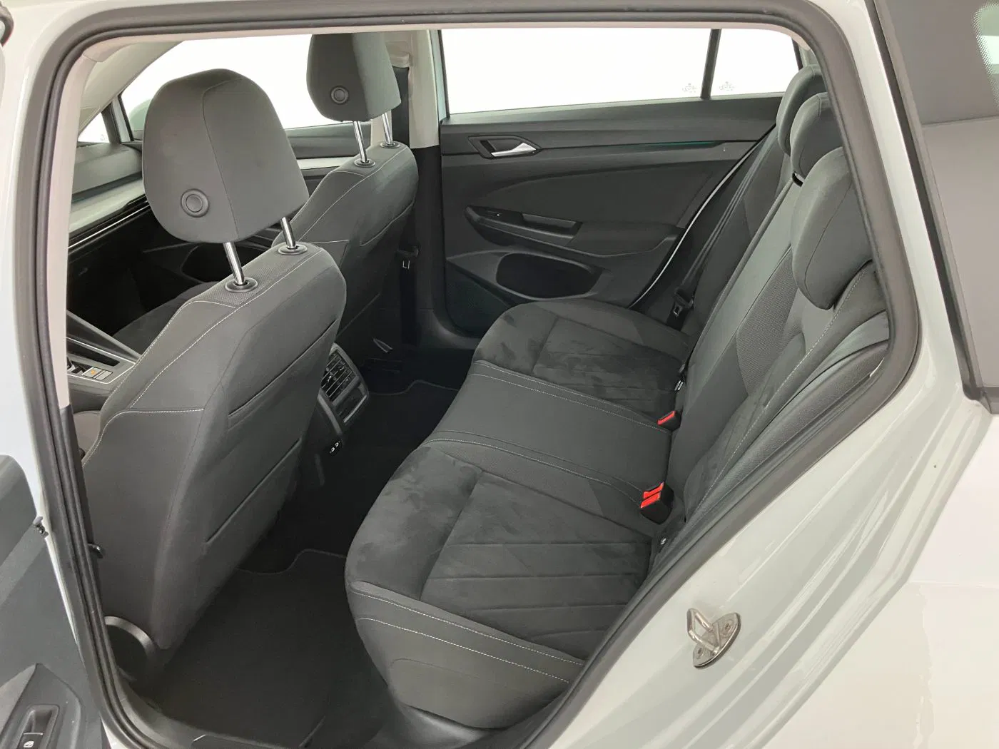 VW Golf VIII Variant 2.0 TDI Life | Bild 21 von 24