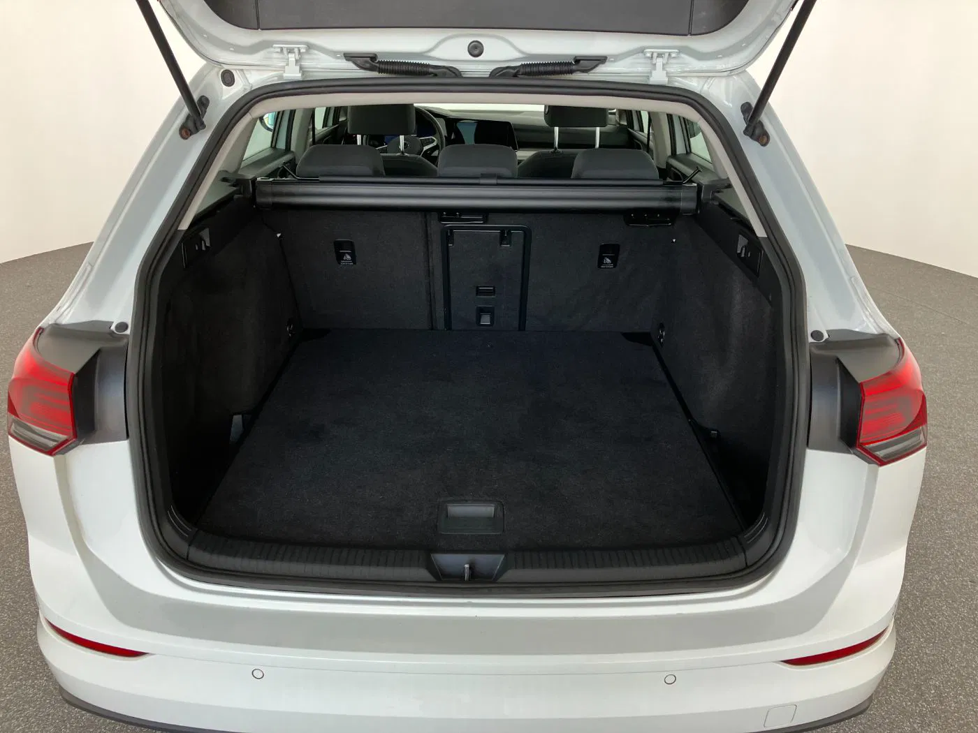 VW Golf VIII Variant 2.0 TDI Life | Bild 23 von 24