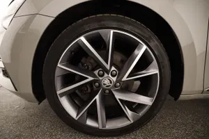 Skoda Superb Combi 1.4TSI iV | Thumbnail 7 von 28