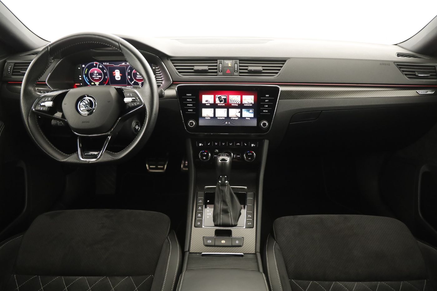 Skoda Superb Combi 1.4TSI iV | Bild 12 von 28
