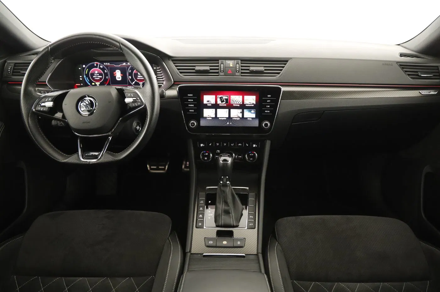 Skoda Superb Combi 1.4TSI iV | Bild 12 von 28