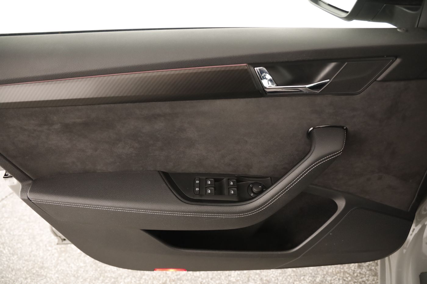 Skoda Superb Combi 1.4TSI iV | Bild 8 von 28