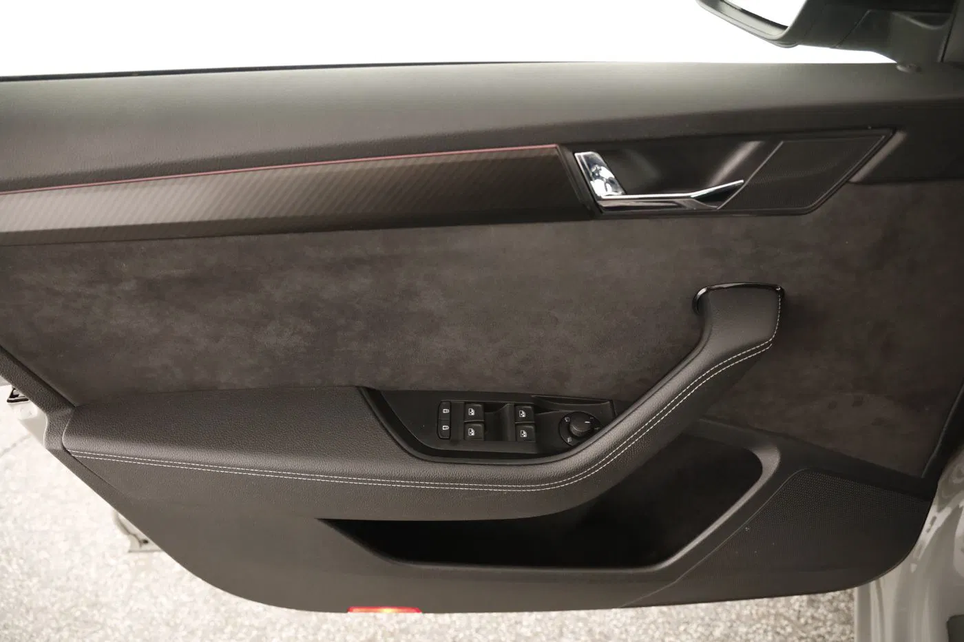 Skoda Superb Combi 1.4TSI iV | Bild 8 von 28