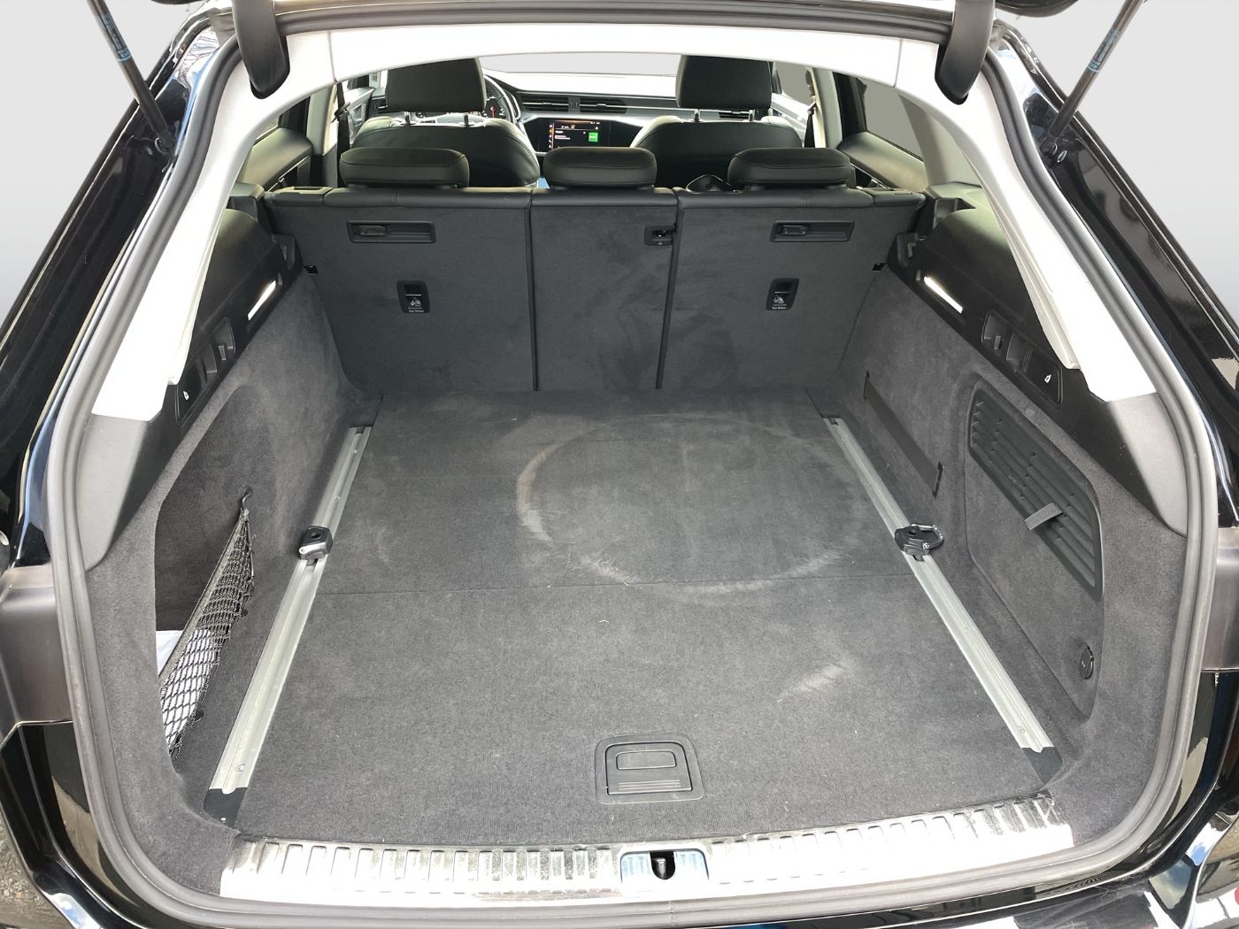 Audi A6 Avant 40 2.0 TDI sport | Bild 26 von 29