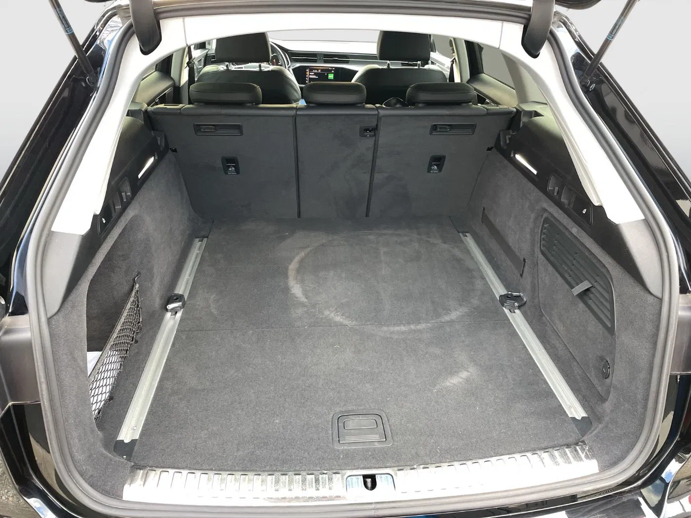 Audi A6 Avant 40 2.0 TDI sport | Bild 26 von 29