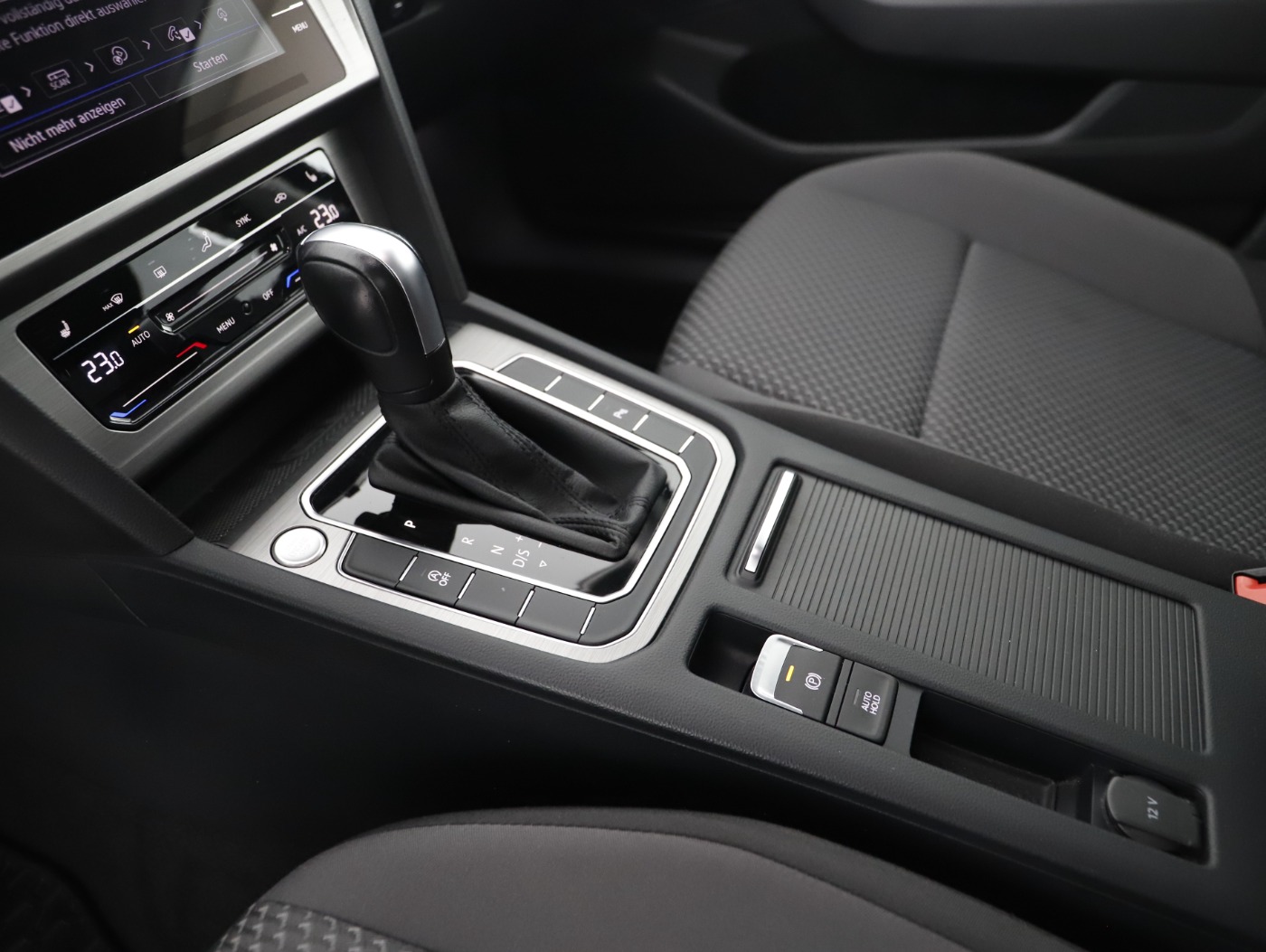 VW Passat Variant 2.0 TDI BMT | Bild 24 von 29