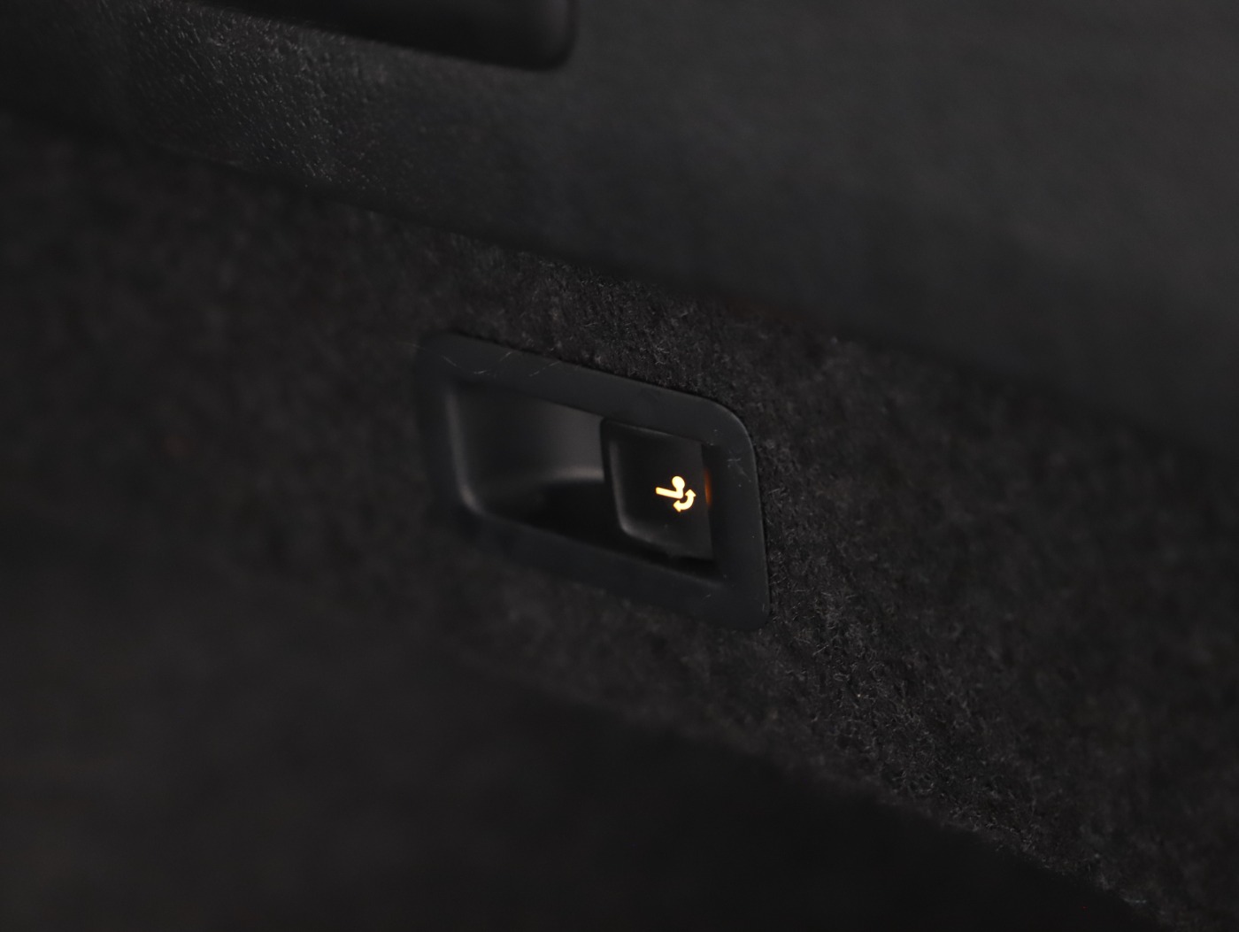 VW Passat Variant 2.0 TDI BMT | Bild 29 von 29