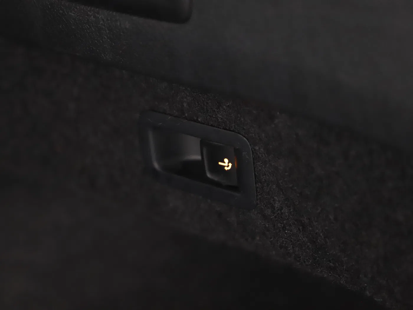 VW Passat Variant 2.0 TDI BMT | Bild 29 von 29