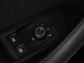 VW Passat Variant 2.0 TDI BMT | Thumbnail 13 von 29