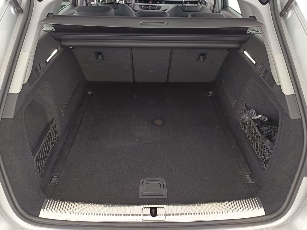 Audi A4 Avant 40 2.0 TDI quattro advanced | Thumbnail 29 von 30