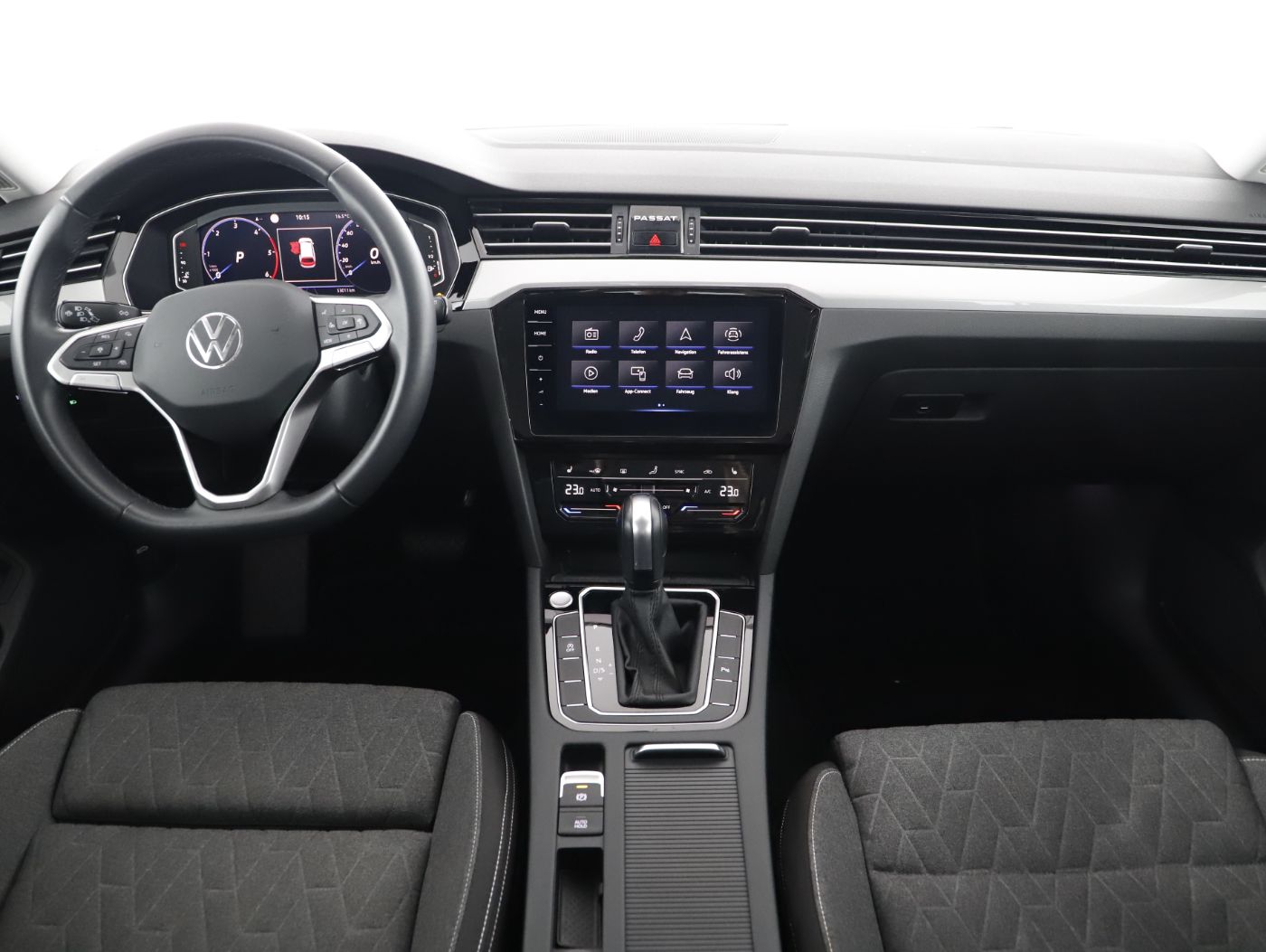 VW Passat Variant 2.0 TDI BMT Business | Bild 12 von 19