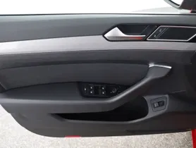 VW Passat Variant 2.0 TDI BMT Business | Thumbnail 8 von 19