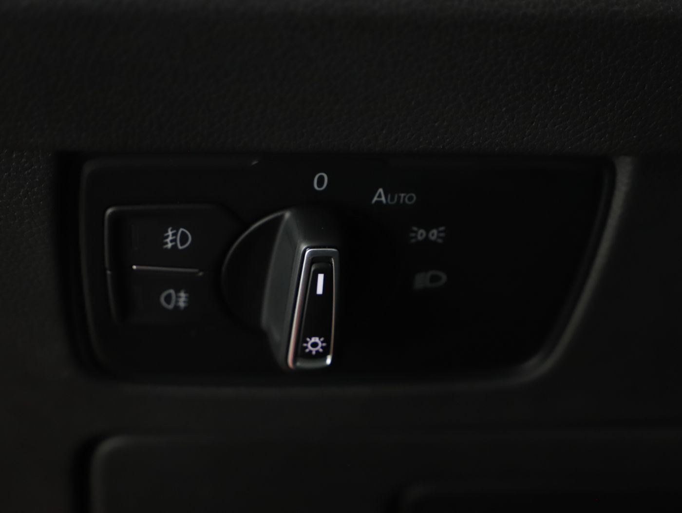 VW Passat Variant 2.0 TDI BMT Business | Bild 10 von 19