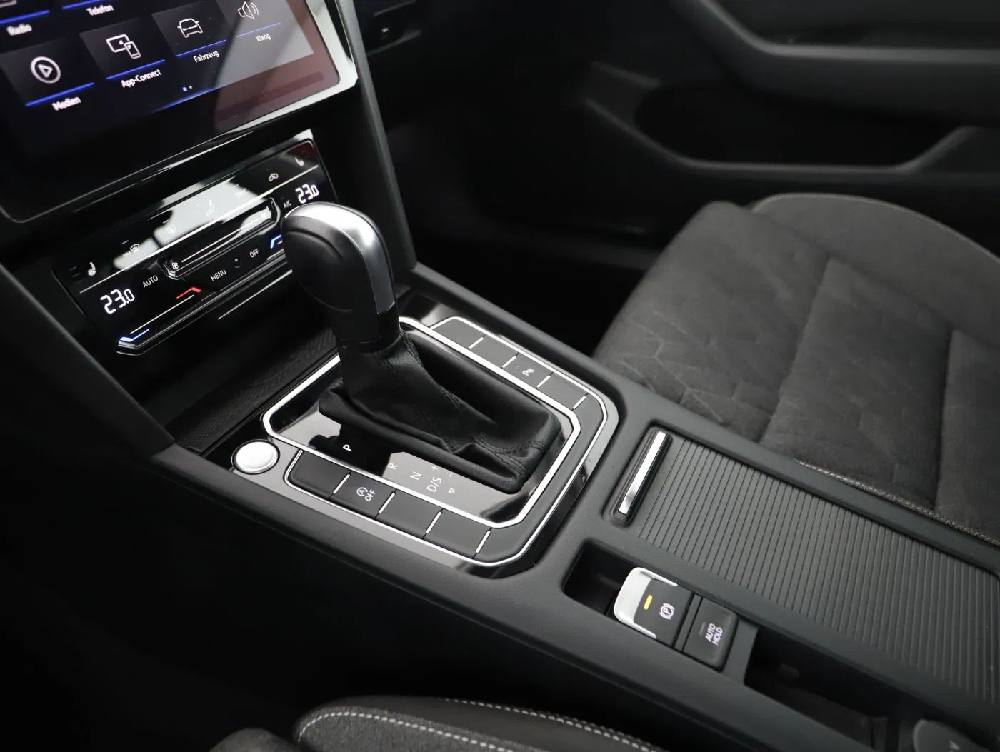 VW Passat Variant 2.0 TDI BMT Business | Bild 15 von 19