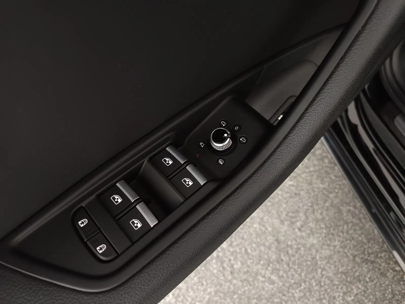 Audi A4 Avant 35 2.0 TFSI advanced | Bild 11 von 30