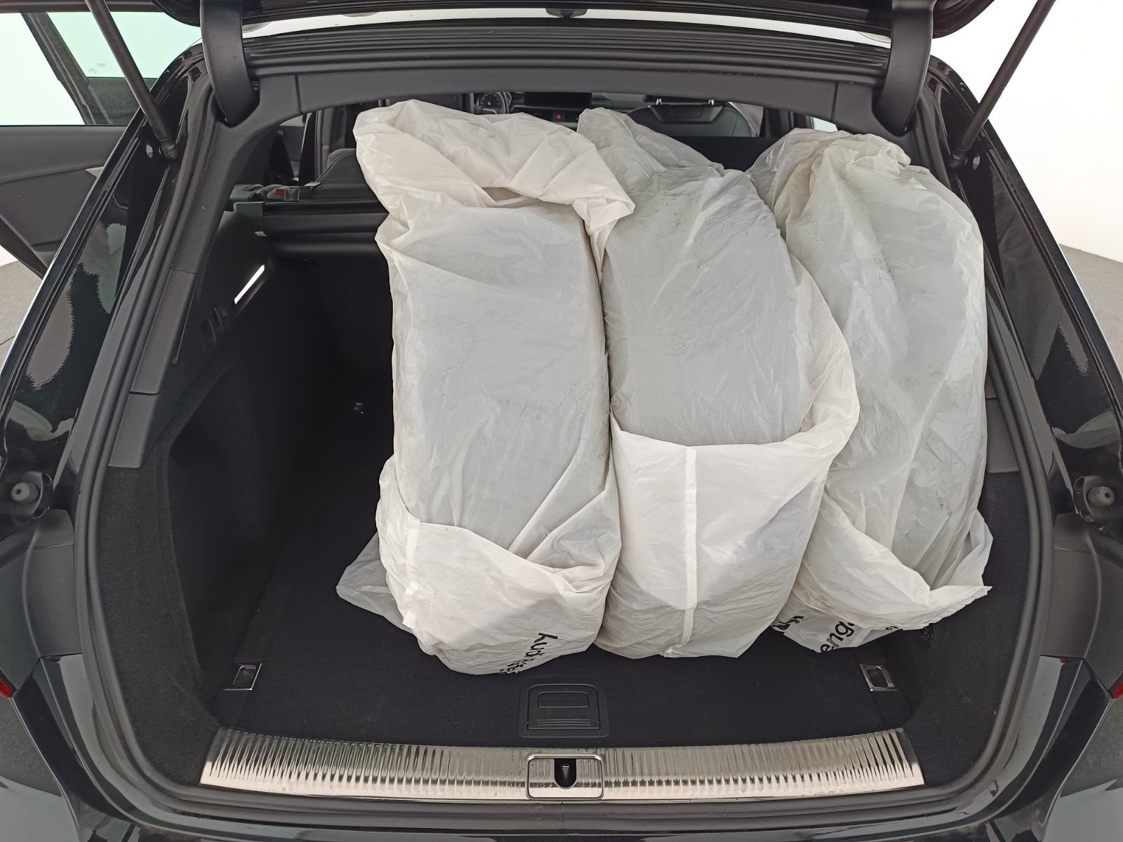 Audi A4 Avant 35 2.0 TFSI advanced | Bild 28 von 30