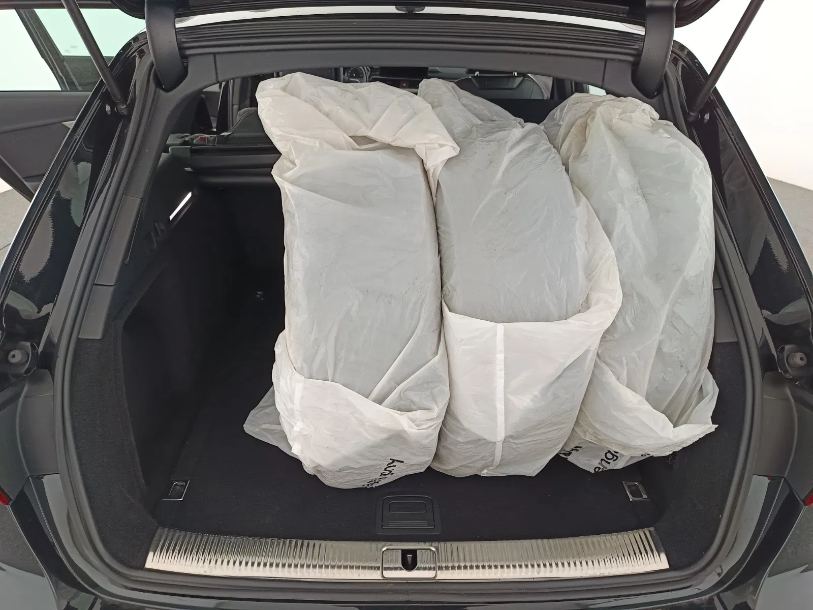 Audi A4 Avant 35 2.0 TFSI advanced | Bild 28 von 30