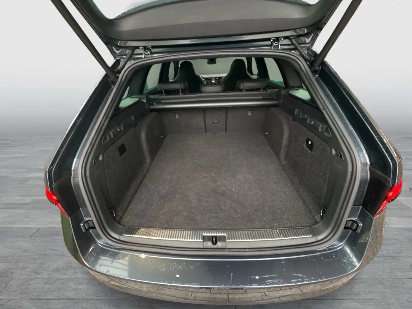 Skoda Superb Combi 1.4 TSI iV Sportline | Bild 19 von 22