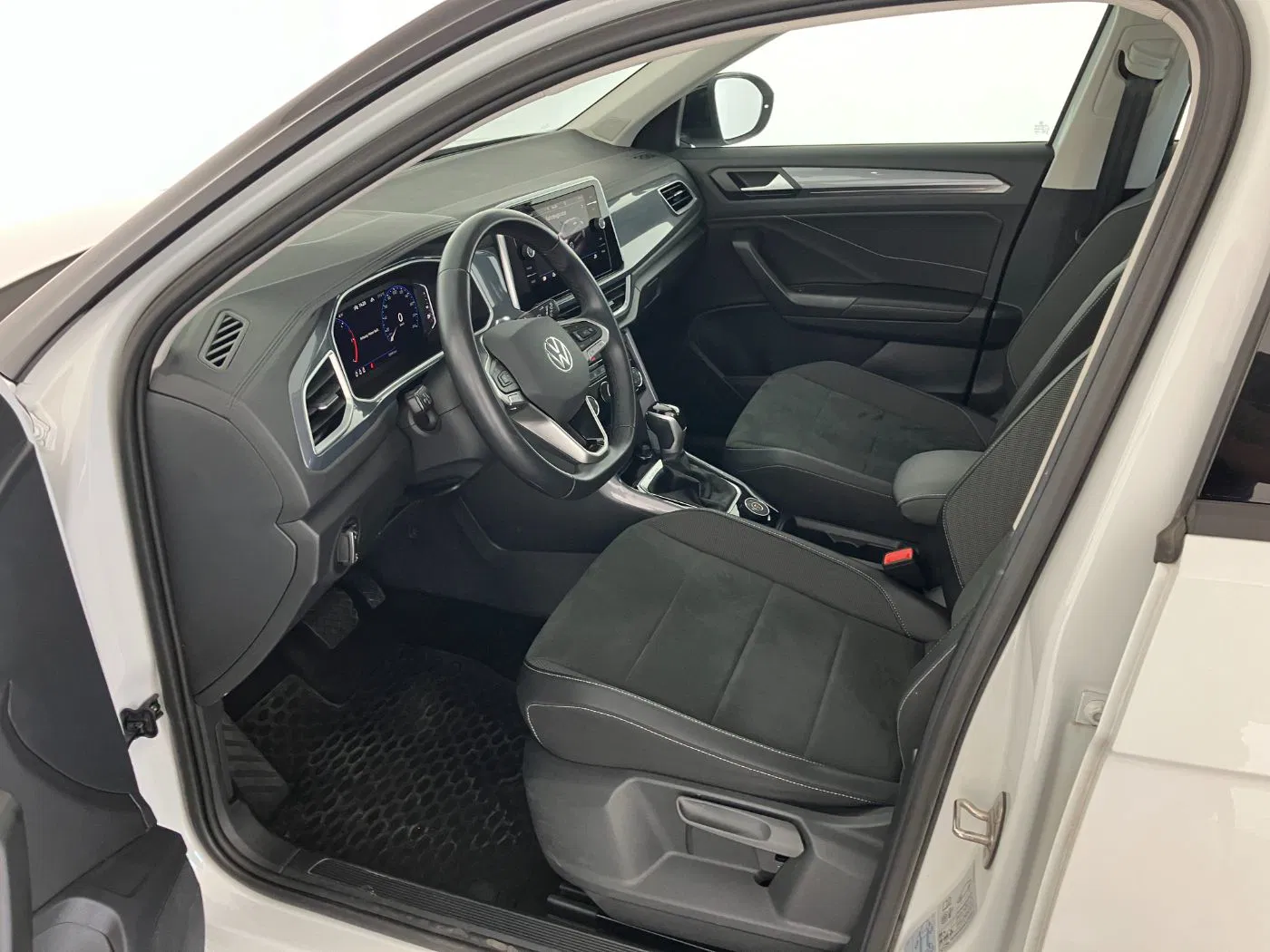 VW T-Roc 2.0 TDI 4Motion Style | Bild 12 von 26