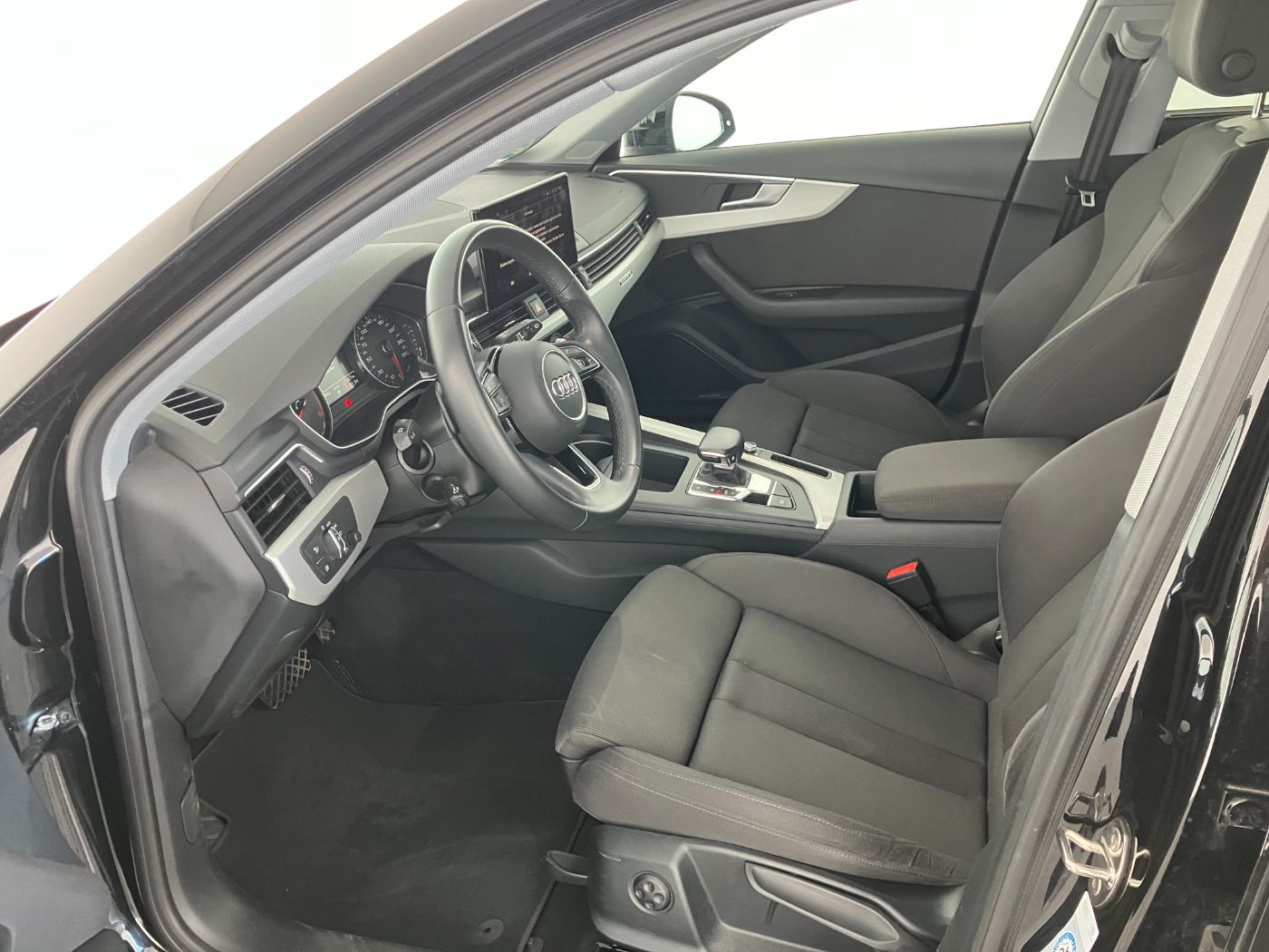 Audi A4 Avant 40 2.0 TDI quattro advanced | Bild 11 von 24