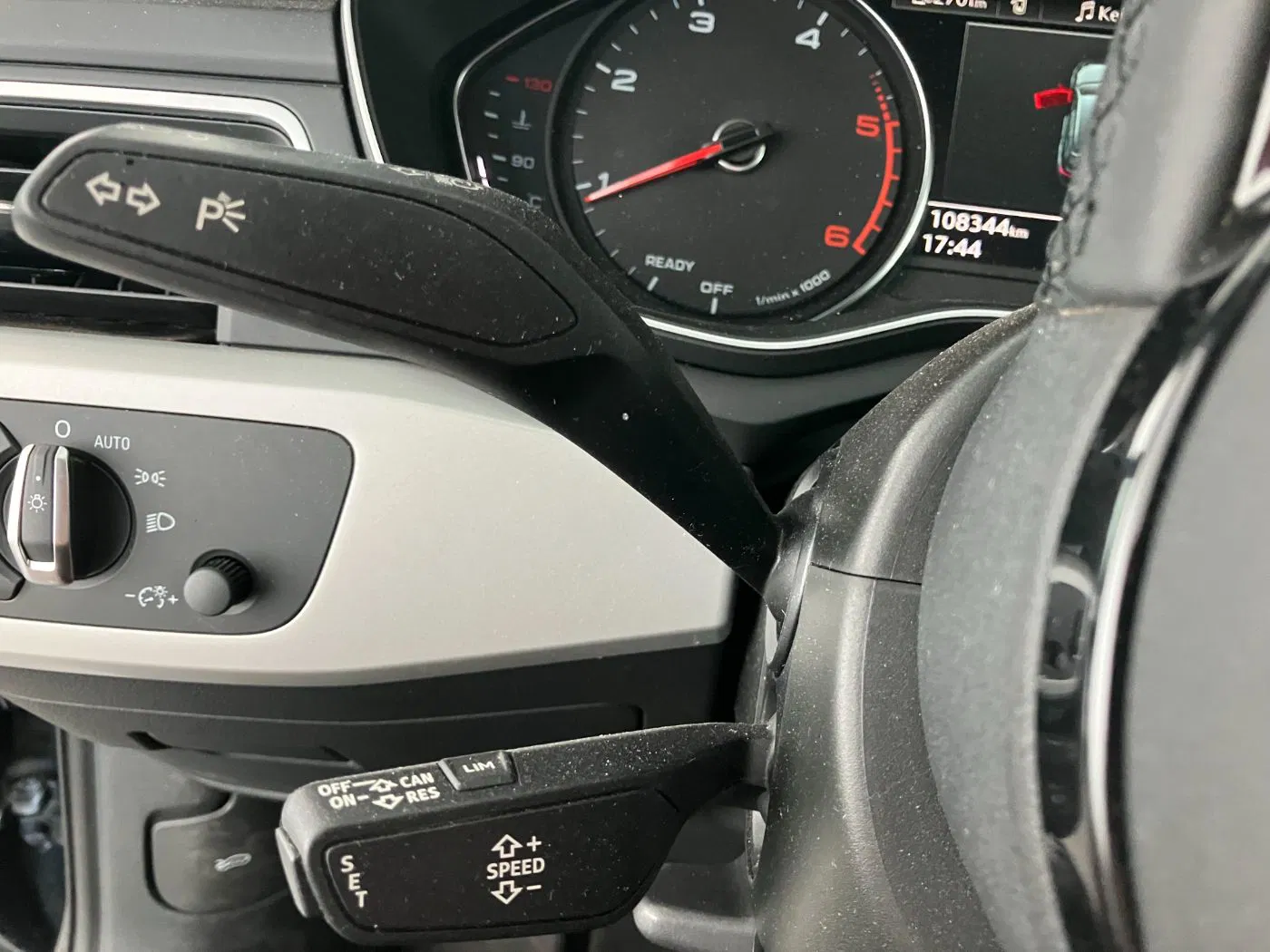 Audi A4 Avant 40 2.0 TDI quattro advanced | Bild 14 von 24