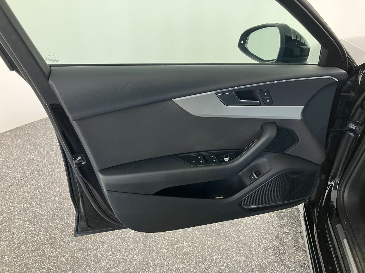 Audi A4 Avant 40 2.0 TDI quattro advanced | Bild 9 von 24