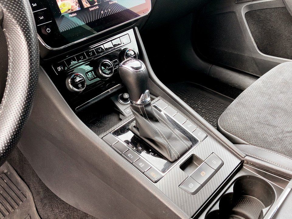 Skoda Superb Combi 2.0 TDI  Sportline | Bild 7 von 27