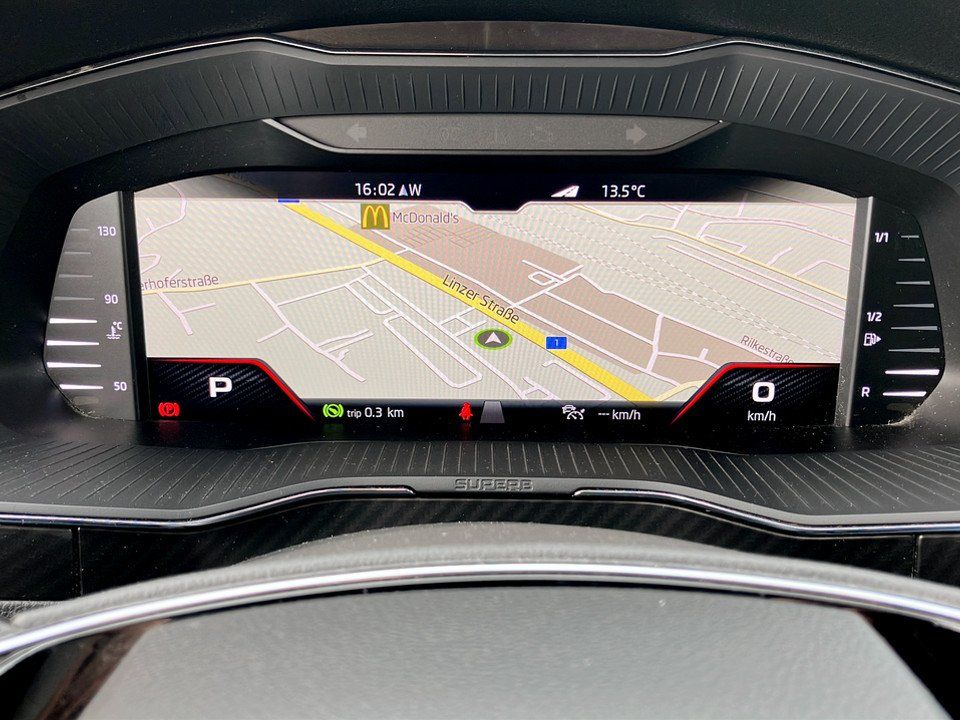 Skoda Superb Combi 2.0 TDI  Sportline | Bild 12 von 27