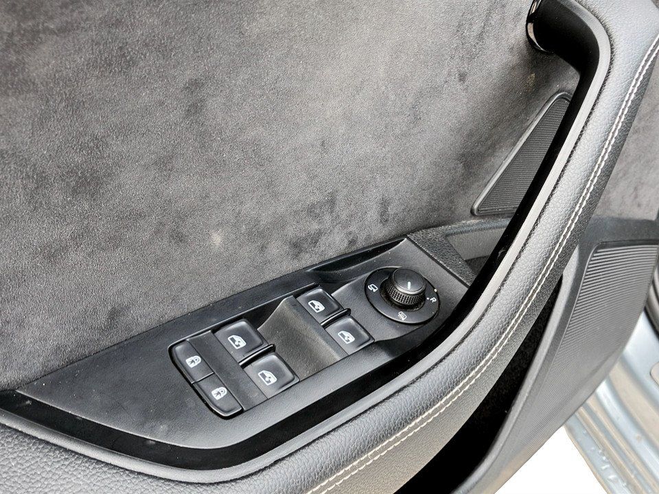 Skoda Superb Combi 2.0 TDI  Sportline | Bild 18 von 27