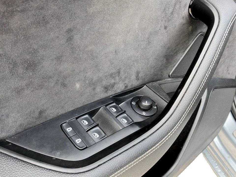 Skoda Superb Combi 2.0 TDI Sportline | Bild 18 von 27