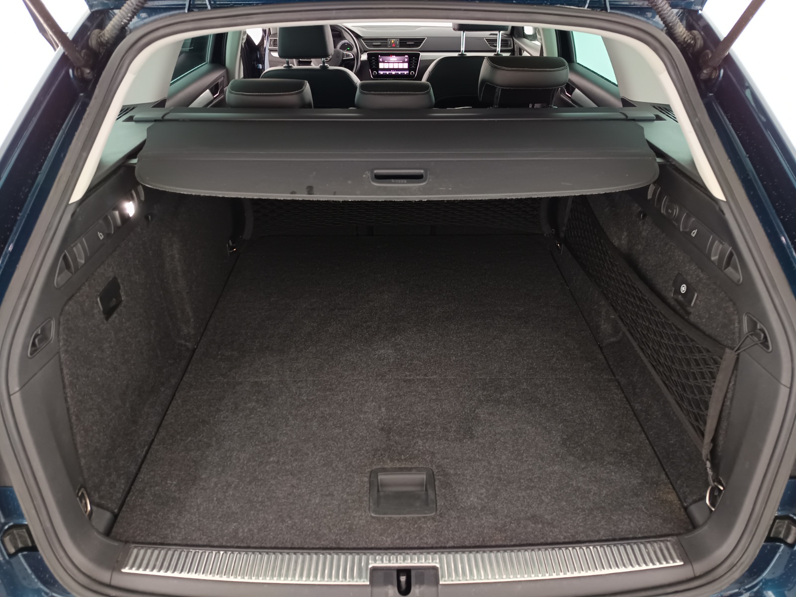 Skoda Superb Combi 1.6 TDI Ambition | Thumbnail 30 von 30