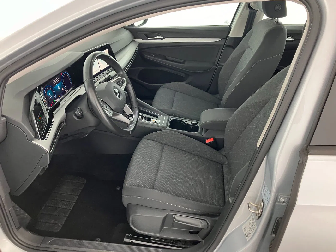 VW Golf VIII Variant 2.0 TDI Life | Bild 10 von 23