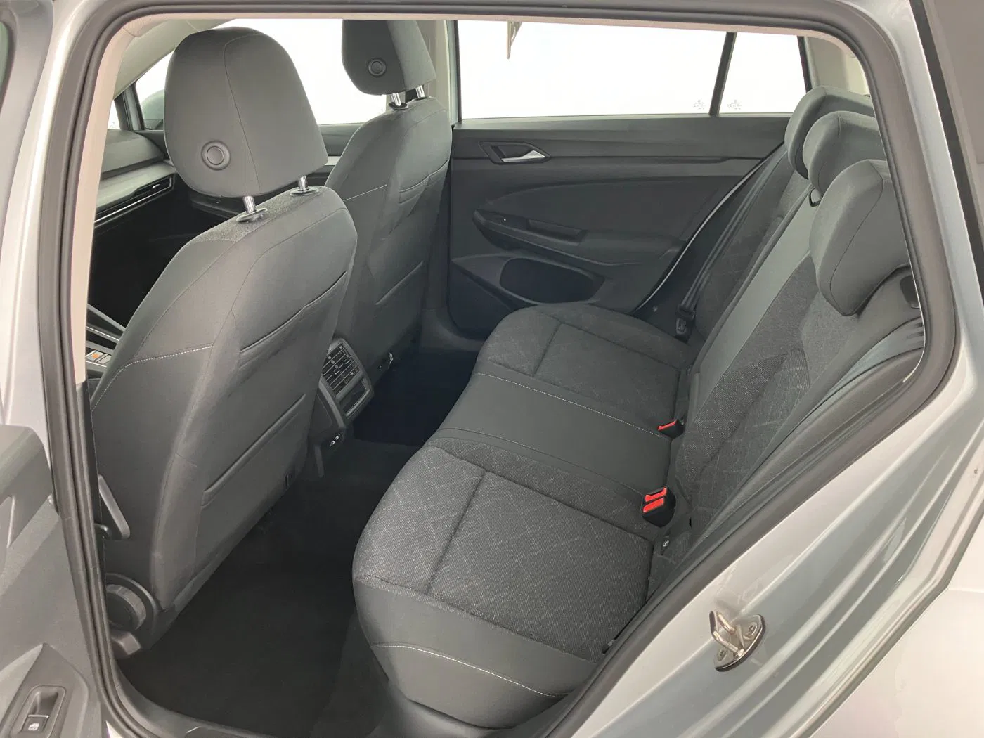 VW Golf VIII Variant 2.0 TDI Life | Bild 21 von 23