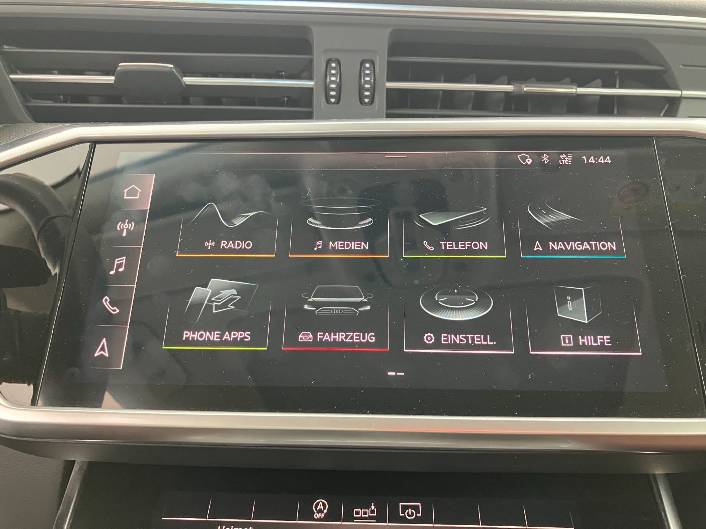 Audi A6 Avant 45 3.0 TDI quattro design | Bild 12 von 25