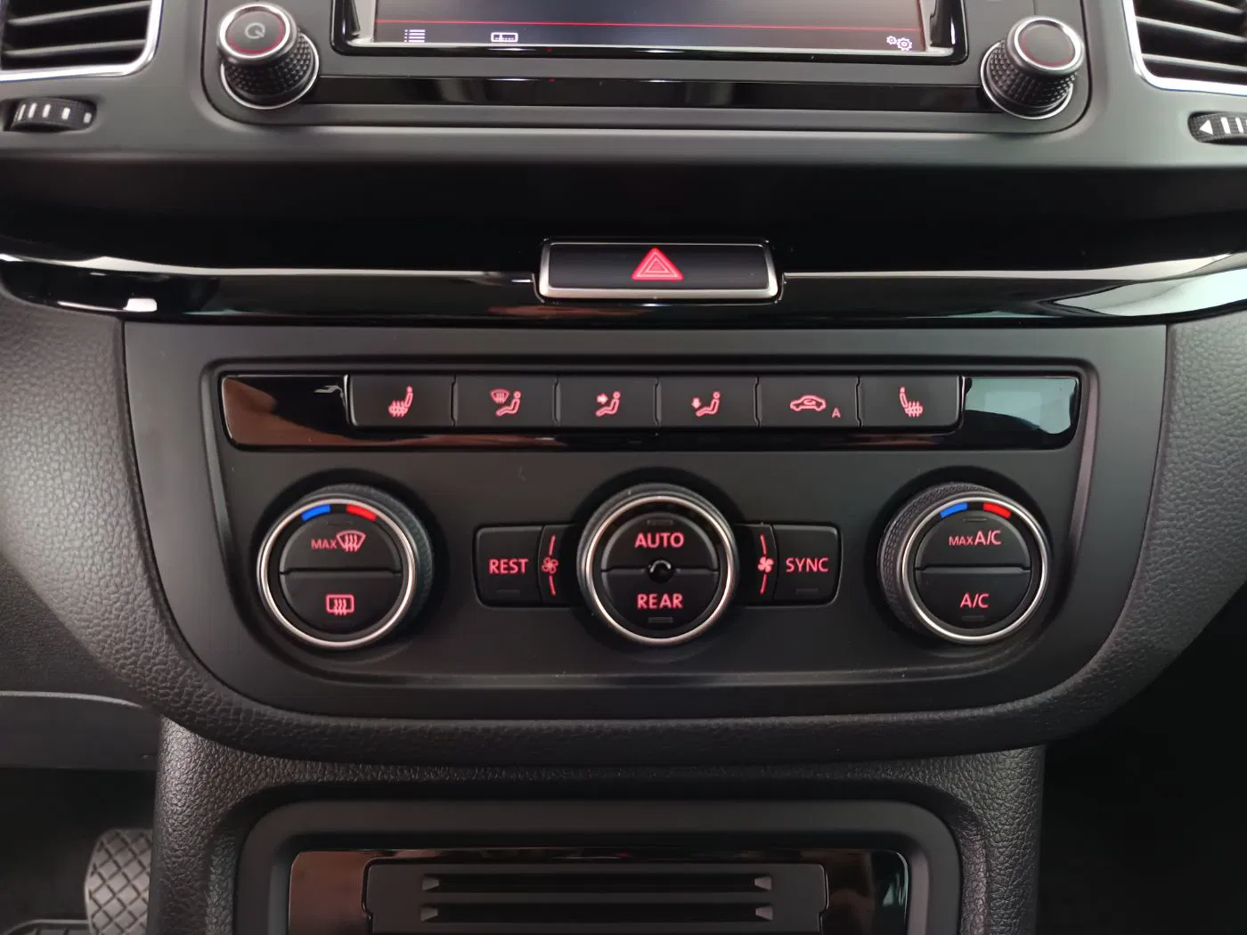 Seat Alhambra 2.0 TDI 4Drive | Bild 22 von 28