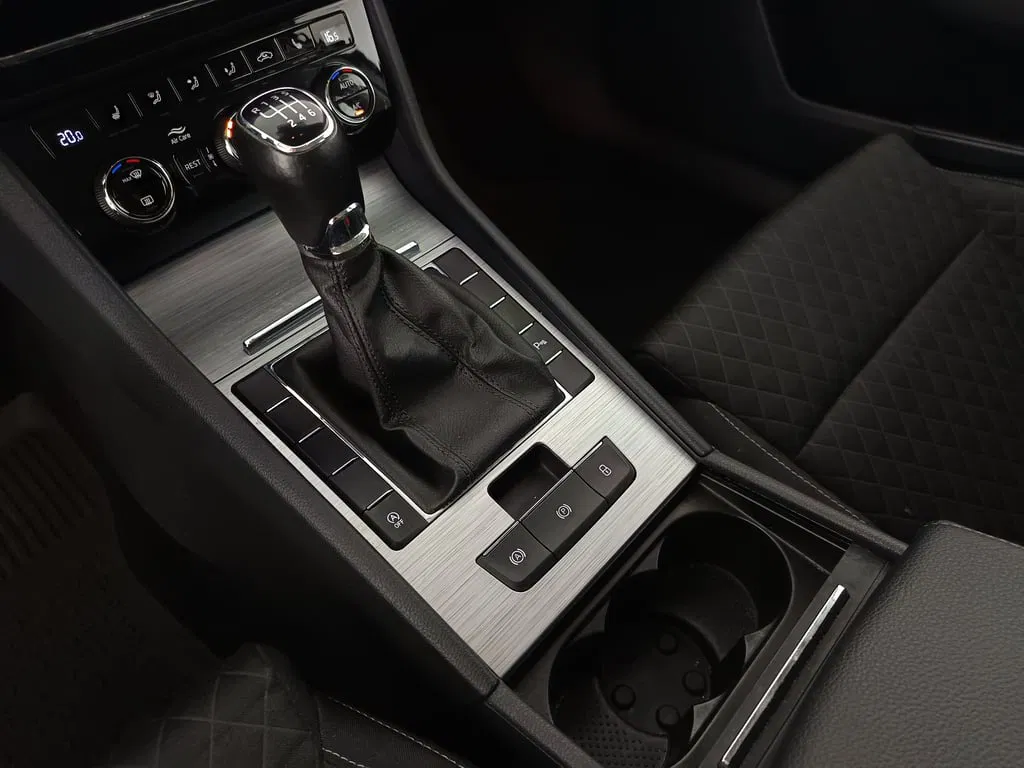 Skoda Superb Combi 2.0 TDI Ambition | Bild 28 von 30