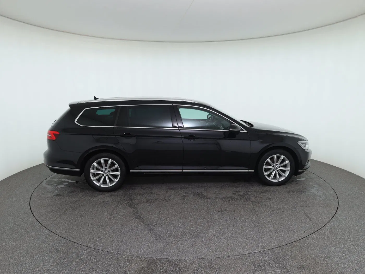VW Passat Variant TDI DSG | Bild 5 von 27