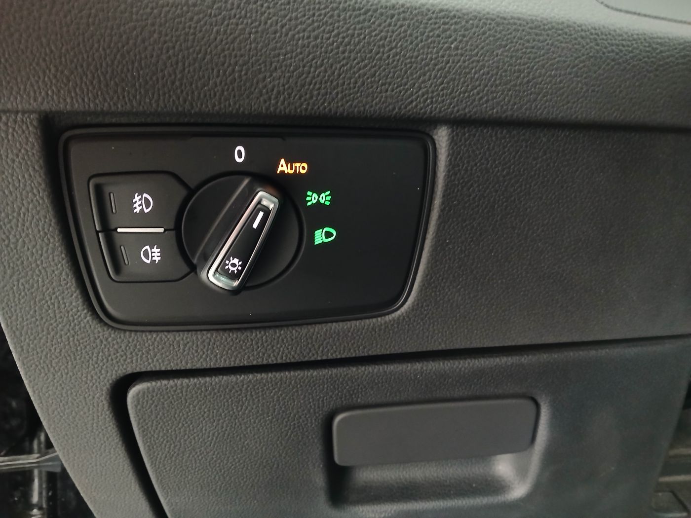 VW Passat Variant TDI DSG | Bild 12 von 27